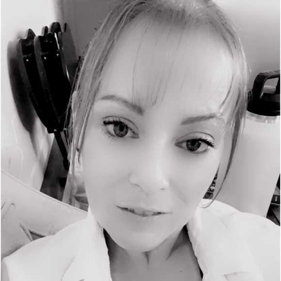 Meet your Posher, Daina - Picture 1 of 1